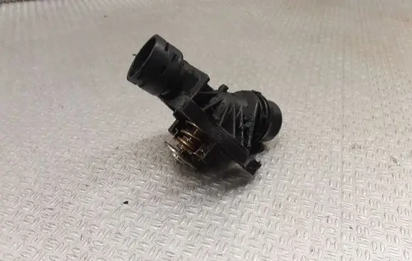 BMW 3 E46 Thermostat/thermostat housing 