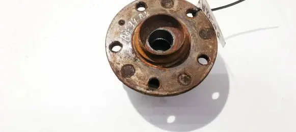 Skoda Octavia Mk2 (1Z) Front wheel hub