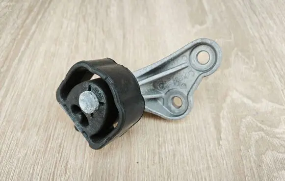 BMW X4 G02 Muffler mount bracket/holder 8582034