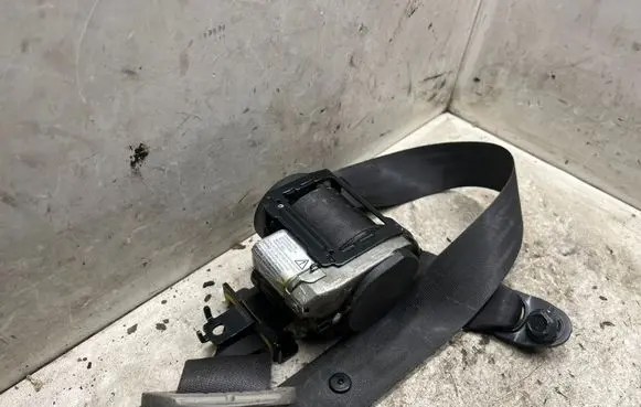 Front seatbelt