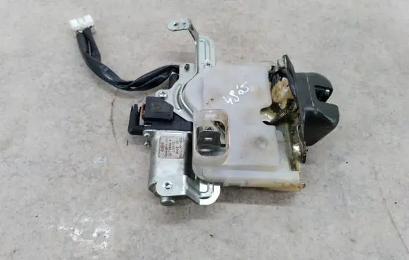 Honda Accord Tailgate lock latch 74800SED901057