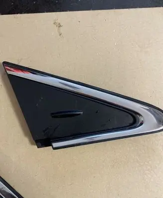 Toyota Avensis T270 Fender end trim 6011705021