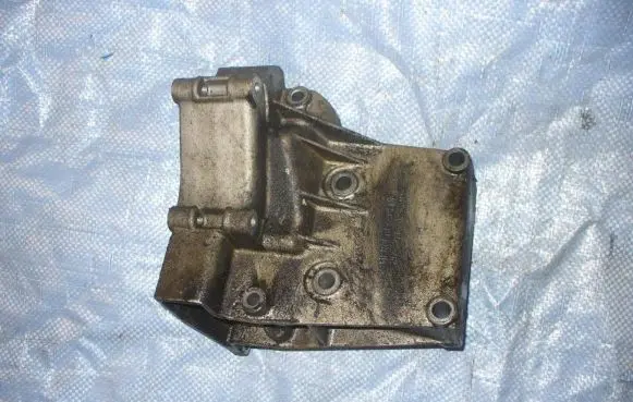 Mercedes-Benz E W124 Engine mounting bracket 1022361330