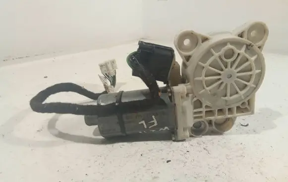 Mercedes-Benz E W211 Front door window regulator motor A2118202942