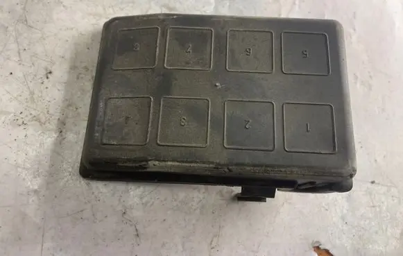 Opel Zafira A Fuse box cover 09132701