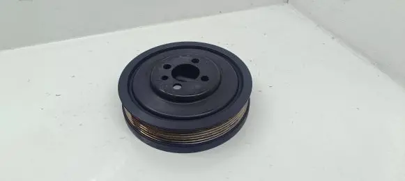Volkswagen Golf V Crankshaft pulley 03G105243
