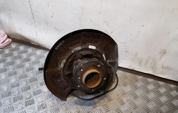 BMW X5 E70 Rear wheel hub 6770984