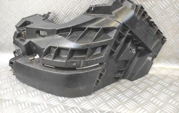 Opel Vivaro Front bumper mounting bracket 620350101R 93856001