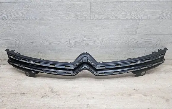 Citroen C4 II Picasso Front grill 99890652 AA37702887