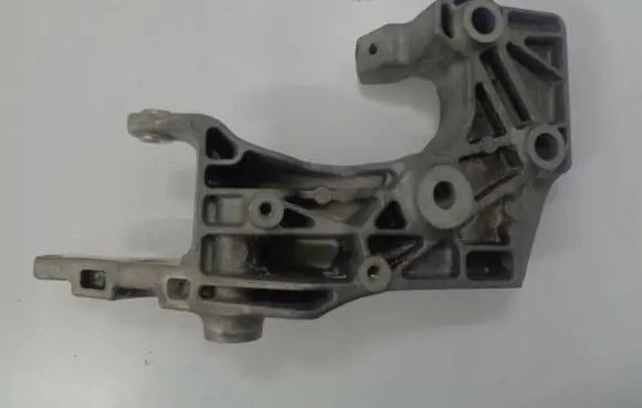 Opel Mokka Pneumatic air compressor holding bracket 