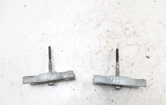 Volkswagen PASSAT B7 Fuel Injector clamp holder