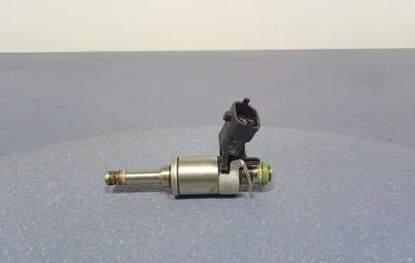 Maserati Levante Fuel injector 324377