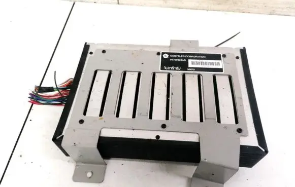 Chrysler 300M Sound amplifier 04760902AD 36670