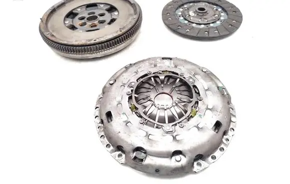 Volkswagen Golf SportWagen Clutch set kit 415058310