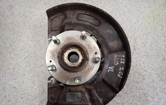 Hyundai Santa Fe Front wheel hub spindle knuckle 