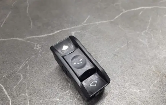 BMW 5 E39 Sunroof switch 61318352182