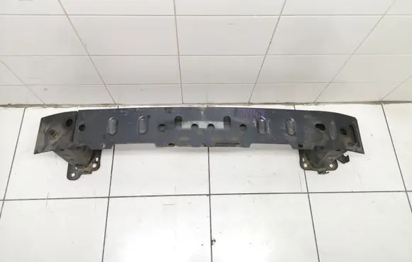 Ford Focus Front bumper cross member 8V41S10492AA 8V41S10493AA