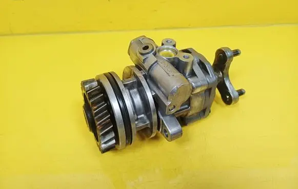 Volkswagen Phaeton Power steering pump 