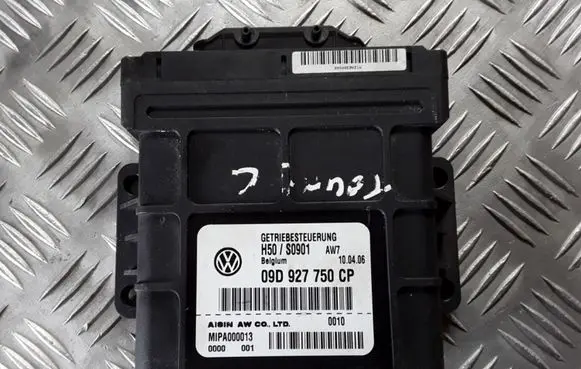Volkswagen Touareg I Gearbox control unit/module 09D927750CP