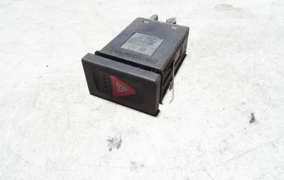 Volkswagen PASSAT B5 Hazard light switch