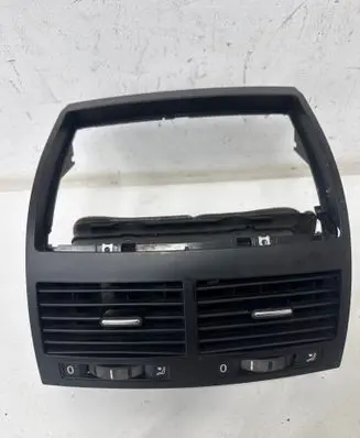 Volkswagen Touareg I Dash center air vent grill 7L6819727AJ