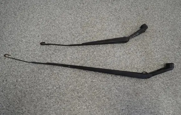 Suzuki SX4 S-Cross Front wiper blade arm