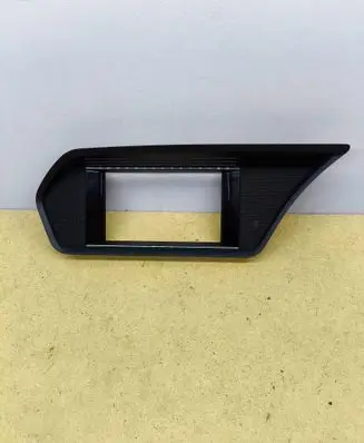 Mercedes-Benz E C207 W207 Radio/GPS head unit trim A2076800136