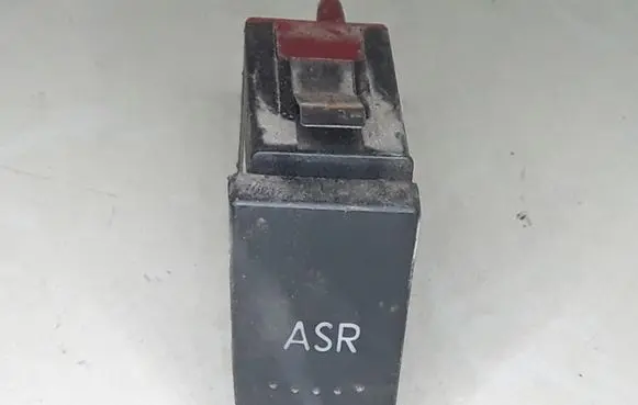 Traction control (ASR) switch