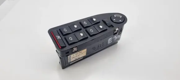 BMW 5 E39 Electric window control switch 8380646