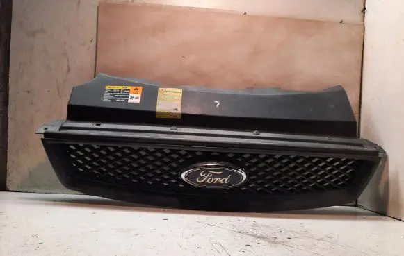 Ford Focus Front grill 4M518200A