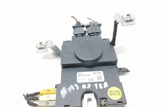 Audi A3 S3 8P Antenna control unit 8P0035225 12006100