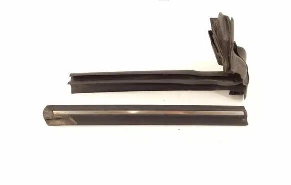 Mercedes-Benz SLK R172 Rubber seal rear door window/glass 1726700738 1726700138