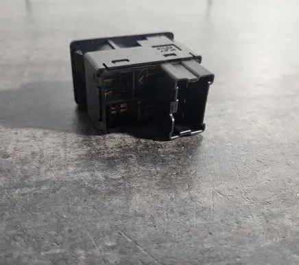 Nissan Almera Tino Wing mirror switch