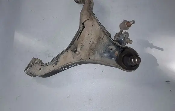 Nissan Navara Front lower control arm/wishbone 54501EB300