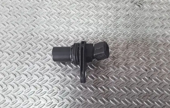 Ford Maverick Camshaft position sensor