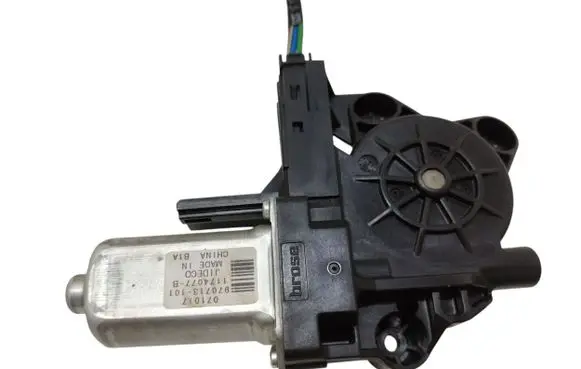 Volvo V70 Front door window regulator motor 1174077B 970713101 071017