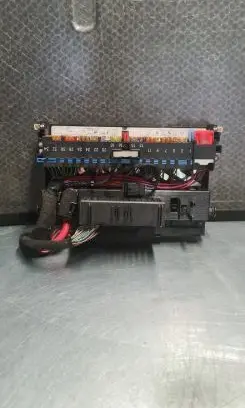 BMW X3 E83 Fuse box set 8387153