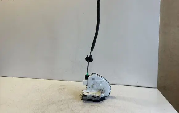 Audi A5 Front door lock 8X2837015D