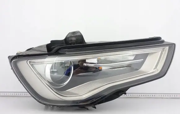 Audi A3 S3 8V Headlight/headlamp 8V0941006C