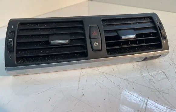 BMW X6 E71 Dash center air vent grill 7161801