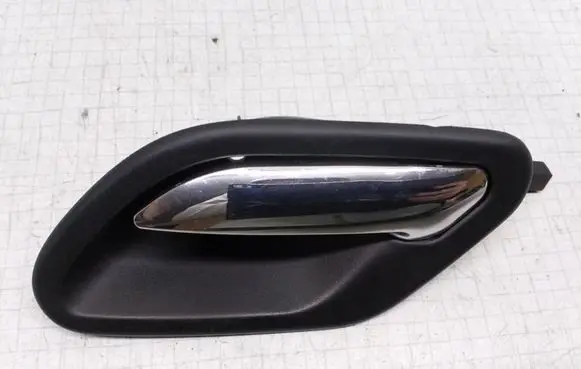 BMW 5 E39 Front door interior handle 8226049
