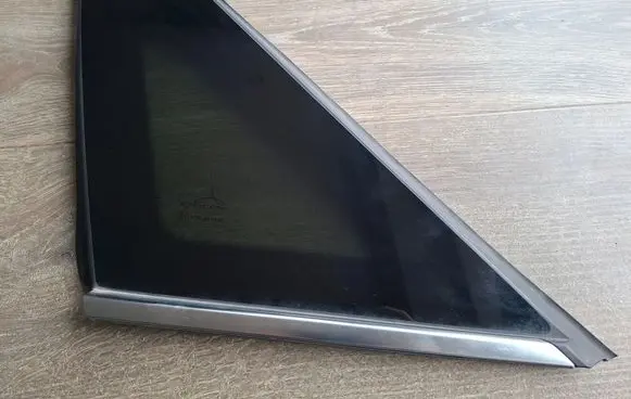 Renault Symbioz Rear side window 833019511