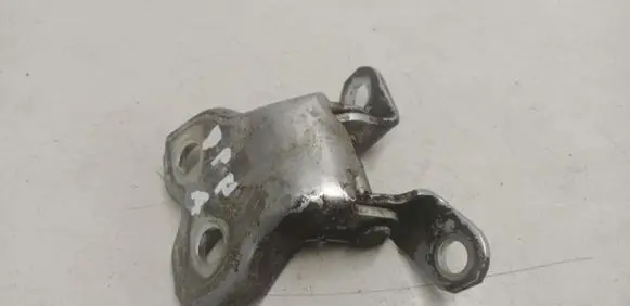 Toyota Yaris Front door lower hinge 