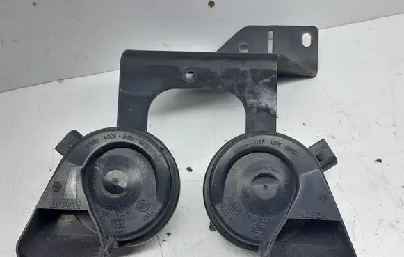 Audi A6 S6 C6 4F Horn signal 4F0951221A 4F0951223A