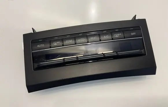 Mercedes-Benz E C207 W207 Climate control unit A2129007504 5HB00935515 2129007504