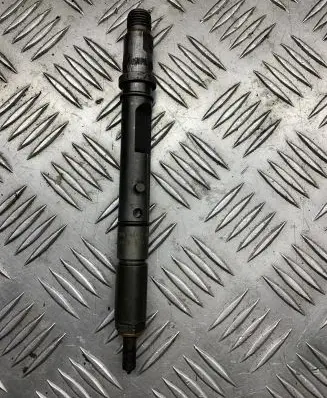 Audi A6 S6 C5 4B Fuel injector 059130201B
