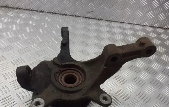 Renault Laguna II Front wheel hub spindle knuckle