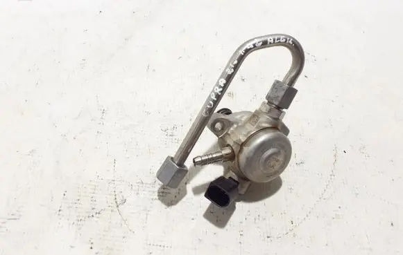 Cupra Formentor Fuel injection high pressure pump 04E127027N