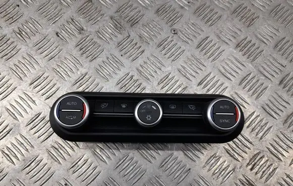 Alfa Romeo Stelvio Climate control unit 01561303470