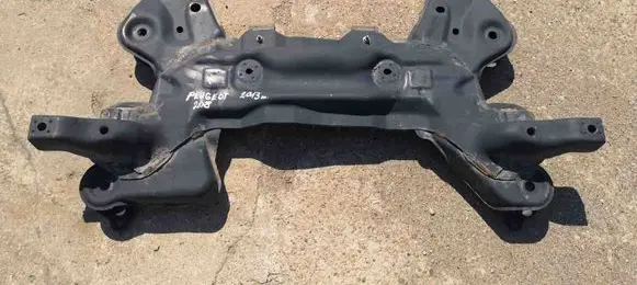Peugeot 208 Front subframe 715974